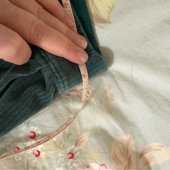 Lululemon Scuba Mid-Rise Wide-Leg Pant *Velvet Cord Storm Teal Size 10 - Picture 12 of 12